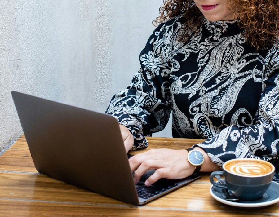 juane-vee-Q2mlCxMPWtw-unsplash